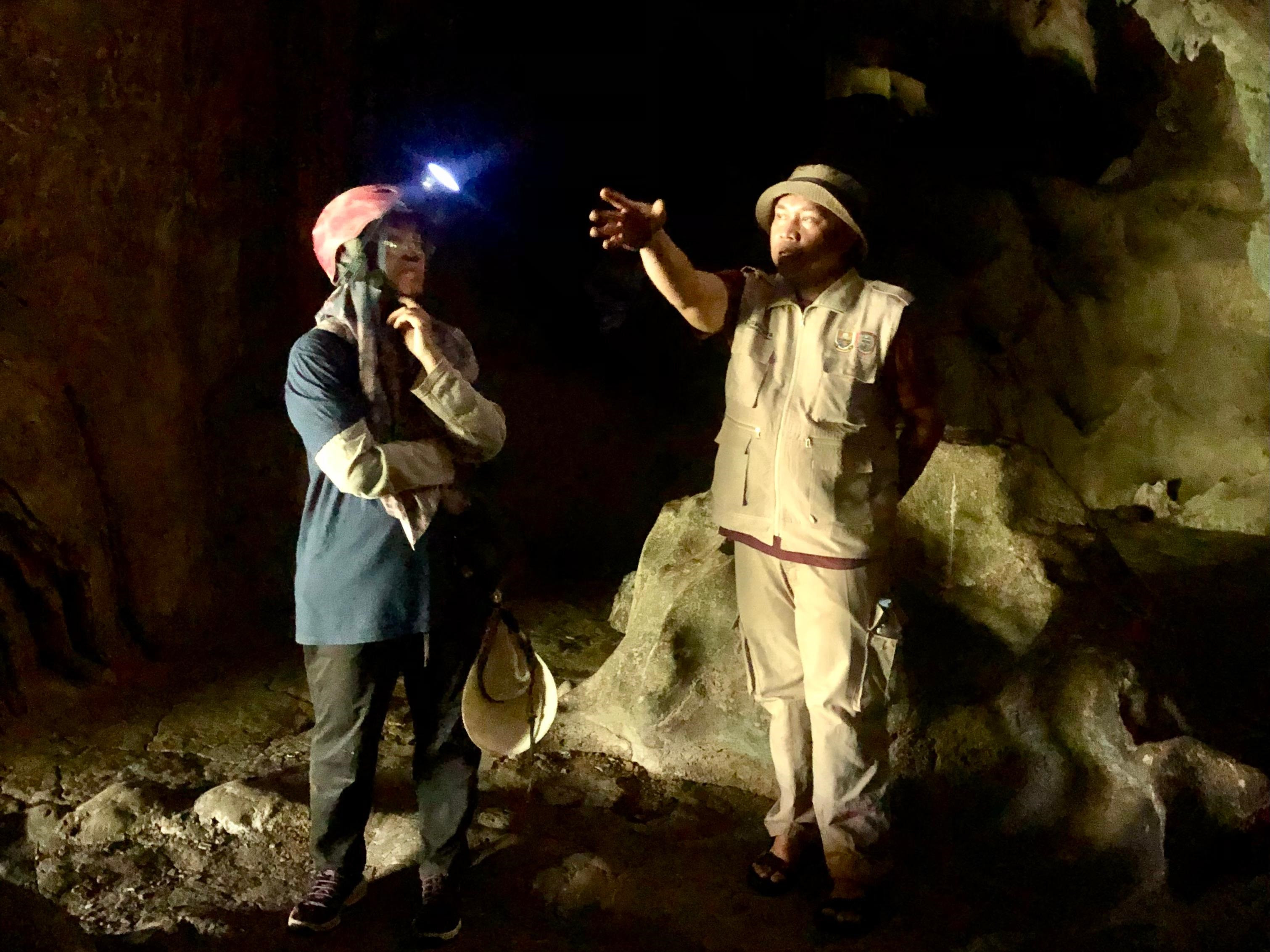 Merangin Jambi Geopark Management Agency Accompanies Depok Nature School Team to Conduct Survey in Manau River Karst Area